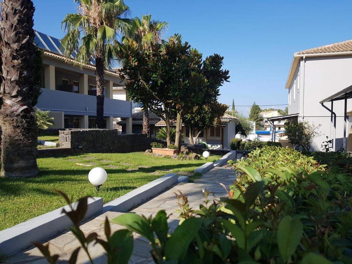 Asteraki Aparthotel Guviá Kültér fotó
